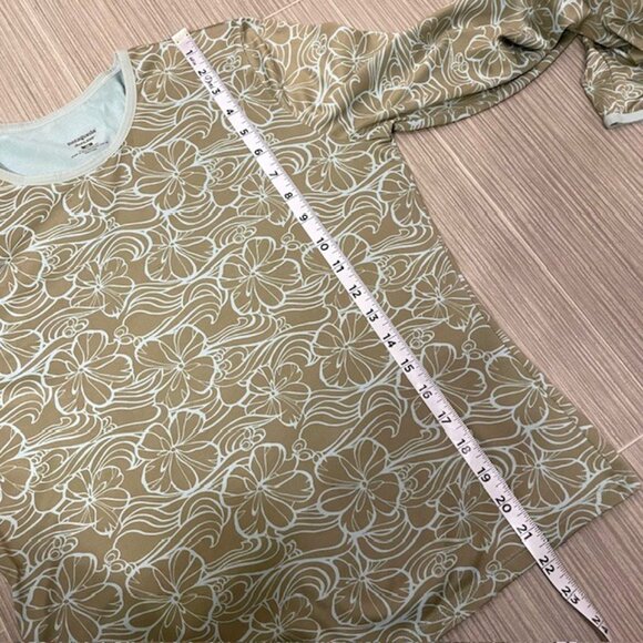 Women's Patagonia Capilene Long Sleeve Base Layer Top Medium Blue Green Floral - Picture 16 of 16